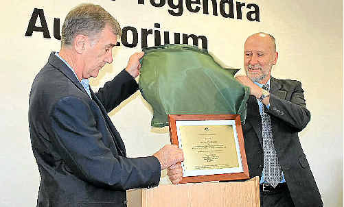 Senator John Hogg and SOTE principal Richard Waters unveil the new plaque. Senator John Hogg and SOTE principal Richard Waters unveil the new plaque.